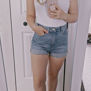 ✨BDG high wasted mom shorts